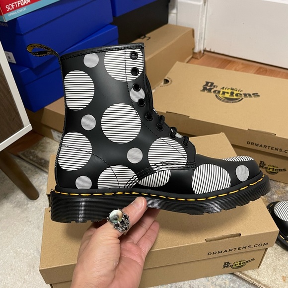 NIB Women’s Size 6 Dr. Martens 1460 Polka Dot Smooth Leather 8-Eye Lace Boots - Picture 5 of 14